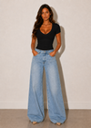 V-NECK SHORT SLEEVE CROP TOP BLACK PRE-ORDER