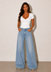 V-NECK SHORT SLEEVE CROP TOP WHITE