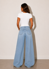V-NECK SHORT SLEEVE CROP TOP WHITE